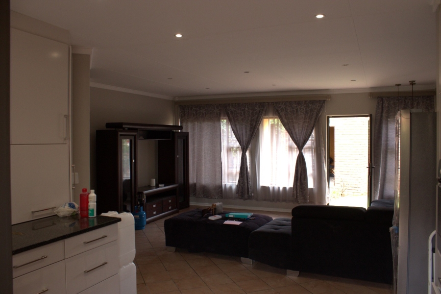 2 Bedroom Property for Sale in Langenhovenpark Free State